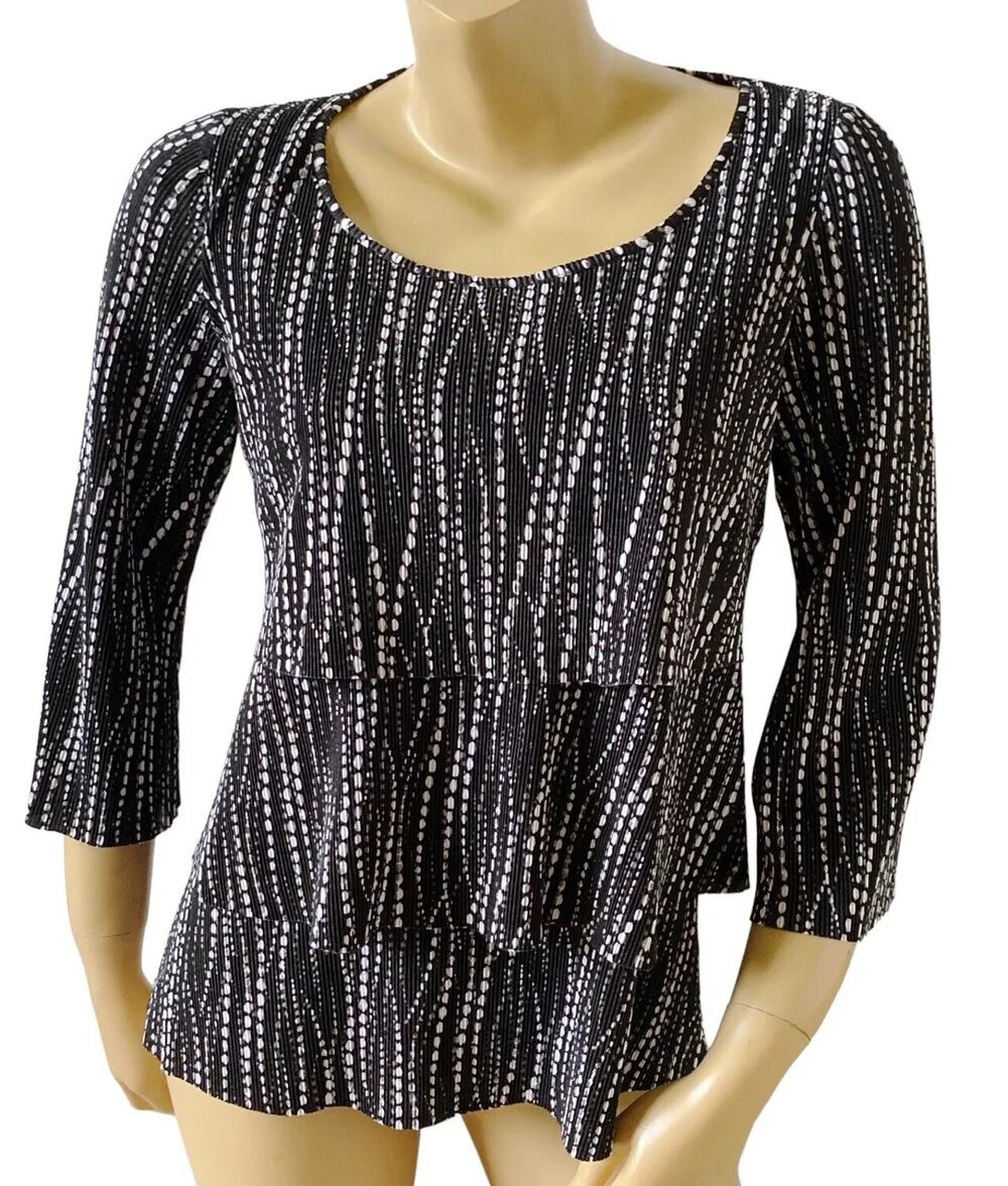 Notations Top Womens Small Tiered Ruffled 3/4 Sleeve Black White Crinkle Print